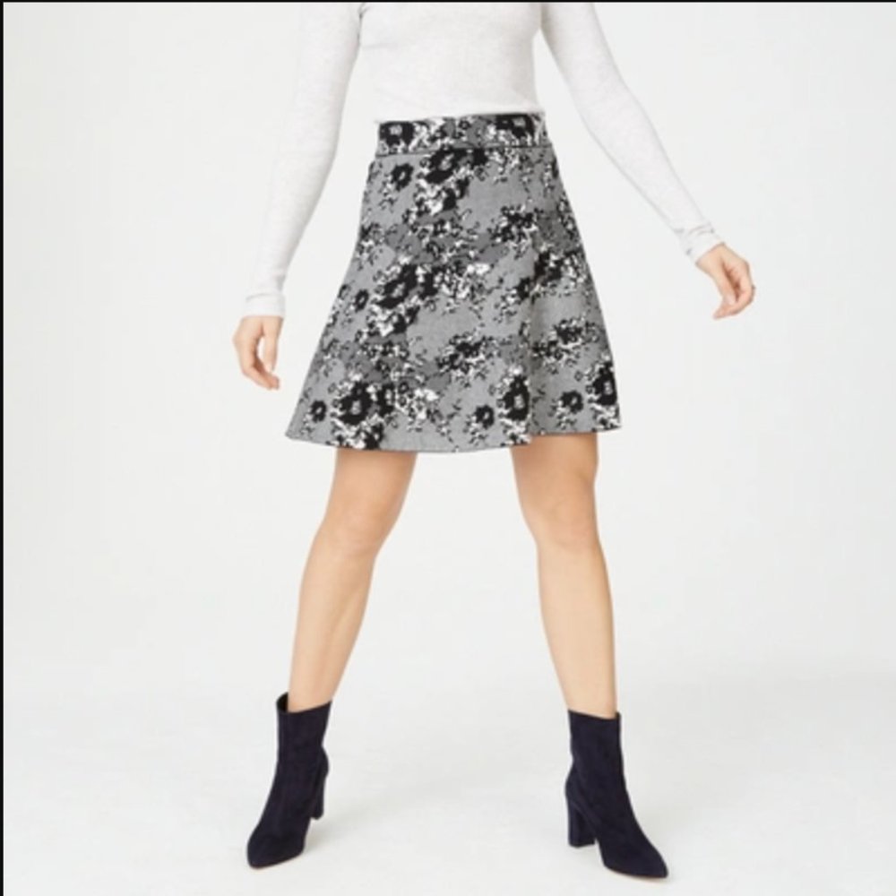 Club Monaco XS Black & White Floral Skater Skirt